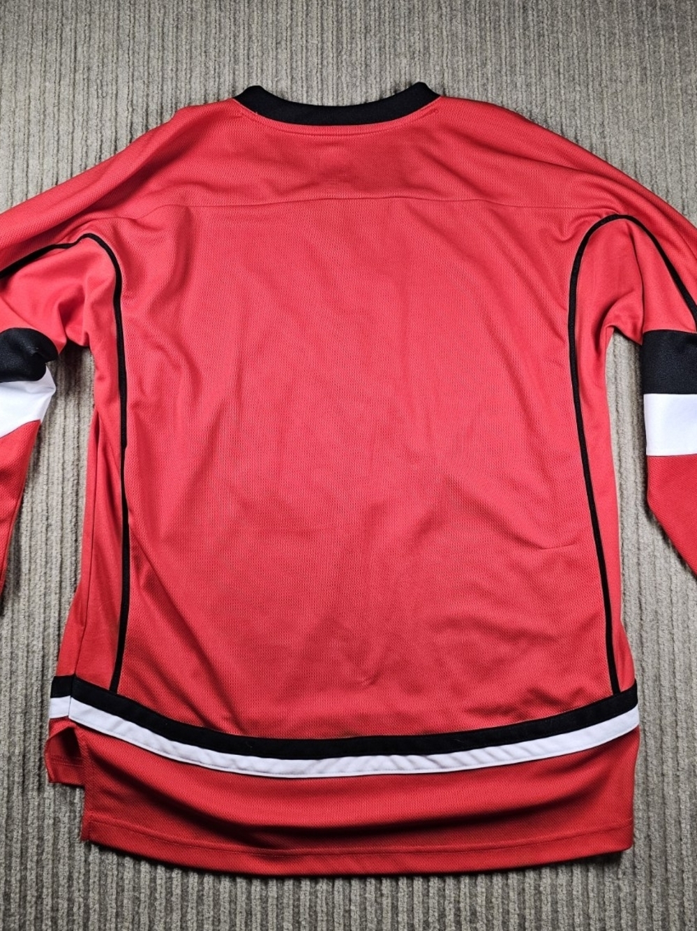 Ottawa Senators NHL Hockey Jersey Size L/XL Youth Red. Small Snag On Back - Picture 5 of 8